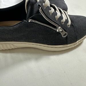 Clarks Collection, Caroline Echo sneakers.